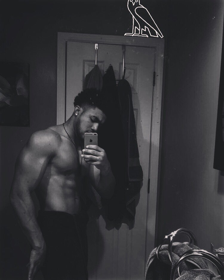 C_Jordan_1's tweet photo. #BigGuyTwitter.. Why not 🤷🏽♂️ https://t.co/DMVu7U4PLV