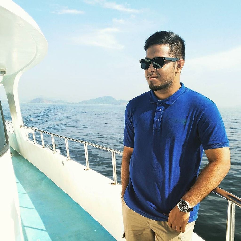 kh_mrafi's tweet photo. Boat cruisin' 🚢 #tbt https://t.co/vUzCZNIHr3 https://t.co/kdXtoWgEFa