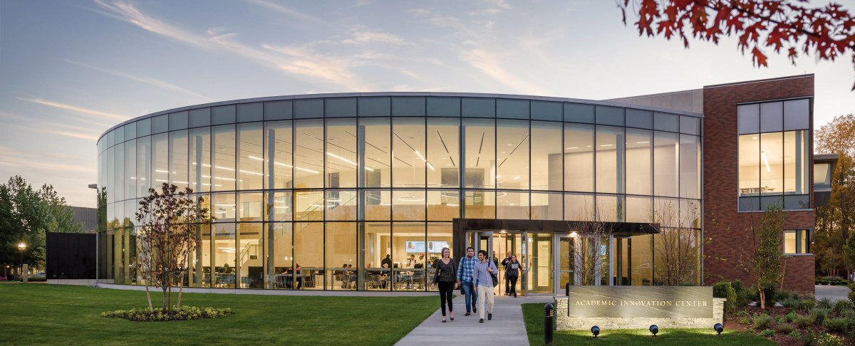 A New Architecture for the University Campus of the Future bit.ly/2nJ7f3w <a href="/BryantUniv/">Bryant University</a> <a href="/michaelbhorn/">Michael B. Horn</a> #edtech #highered