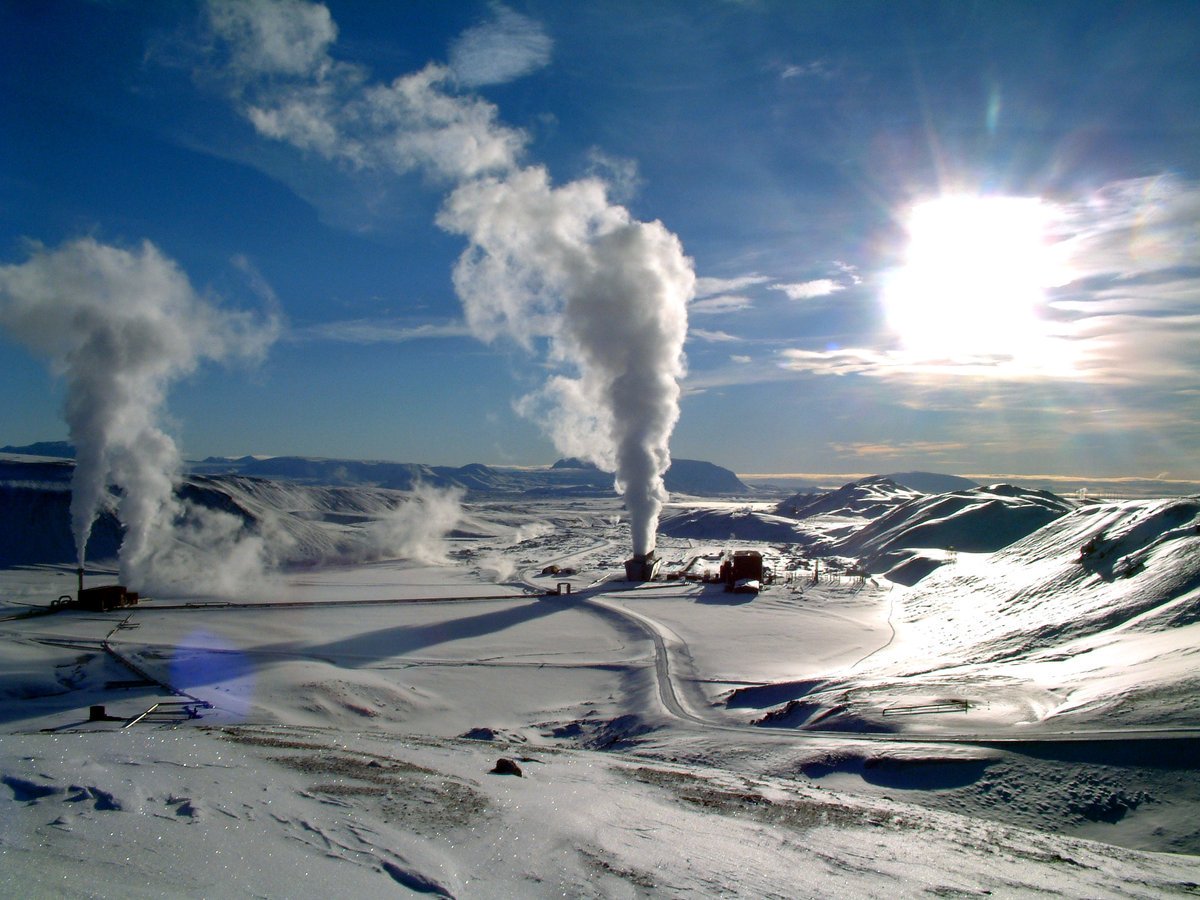 Did you know the Romans were the first to use #geothermal energy to heat houses? RT <a href="/EnergySysCat/">Energy Systems Catapult</a>  #fridayenergyfacts