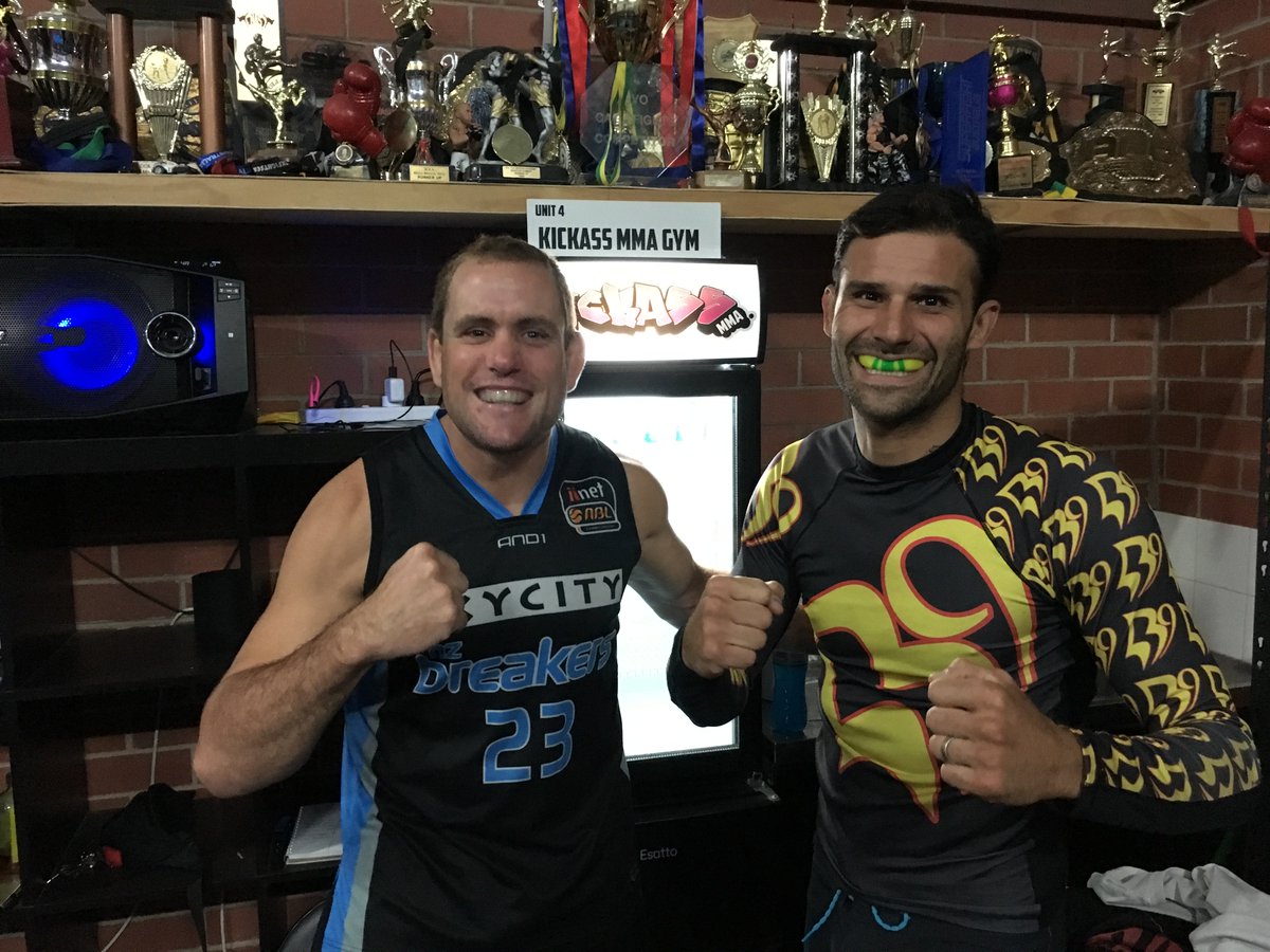 extremeguards's tweet photo. Fitting the Machines down @KickAssMMA with Extreme Mouthguards - Call us today for the ultimate protection (08) 9317 7777. #ExtremeGuards https://t.co/QFSDvSDI0L