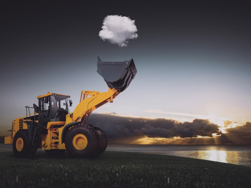 qikipedia's tweet photo. Just an ordinary day catching a cloud. https://t.co/V55xpwcp6D