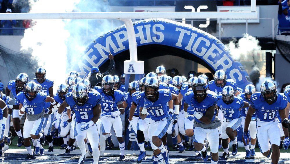 brooks_natrone's tweet photo. Blessed 🙏🏾to receive my 1st scholarship offer to the University of Memphis !! 🐯🔵 ⚪️@DemetricDWarren #Memphis https://t.co/LcqRhcQYoy