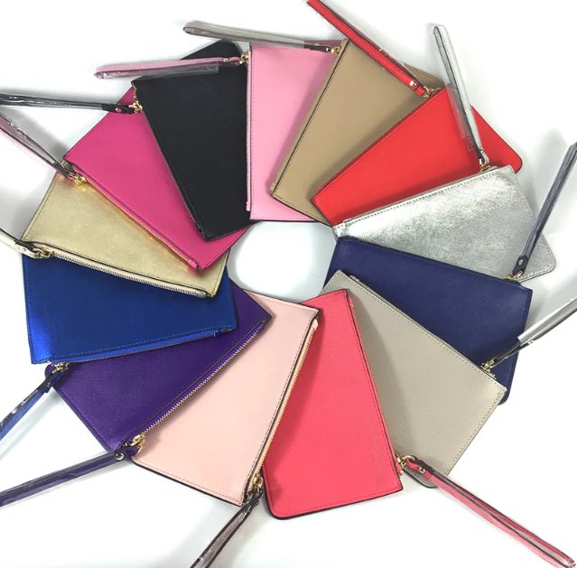 DeCaseBase's tweet image. IG: @DeCaseBase 

[KATE SPADE WRISLET]
RM38 (Introductory Price until this SAT!)
More colors available!  
#decasebase