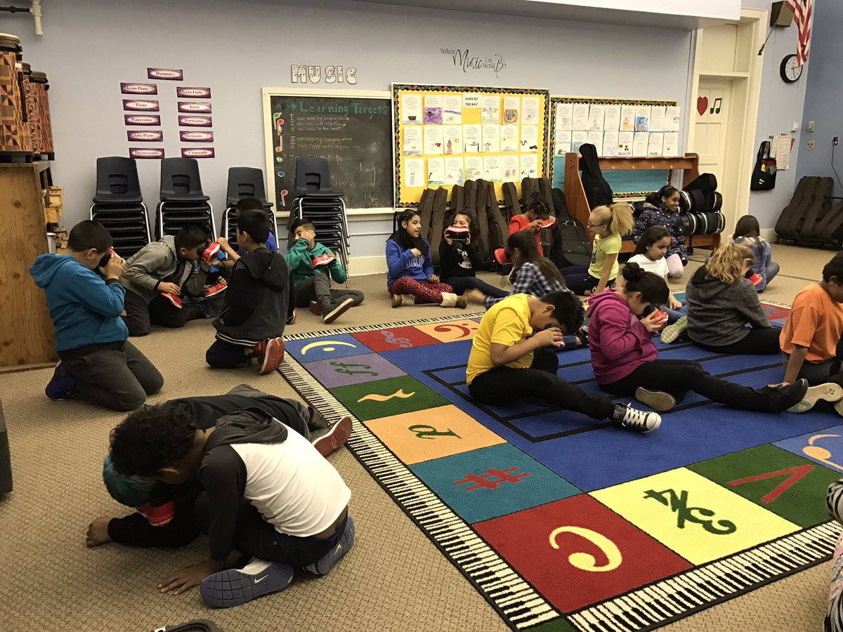 Ozpeewee's tweet photo. VR expeditions from @GoogleForEdu making learning awesome for @HuntTigersES Ss! #VRissocool #sccsd #sccsdedtech #sccsdtlc #futureready https://t.co/yJuVw04J9v