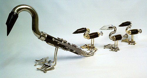 Classicfingers's tweet photo. #ClassicalFingers I've heard some of my student's sounding like ducks but a clarinet looking like one...fantastic! Sculpture by Jim Gleason. https://t.co/wJHHju5TwT
