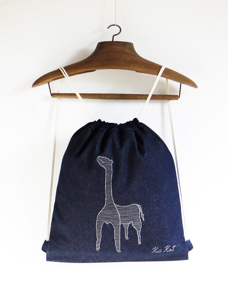 kuskatstudio's tweet image. Indigo denim backpack Giraffe embroidered MOUNTAIN, canvas backpack, … etsy.me/2mSKOVq #tprtg #DenimBackpack