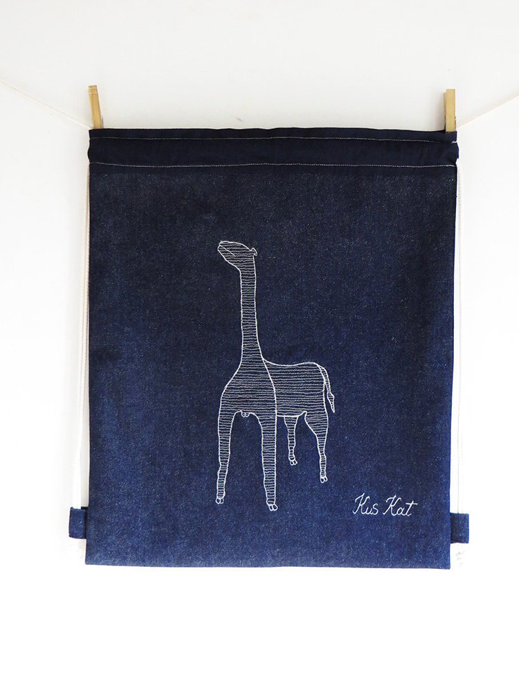kuskatstudio's tweet image. Indigo denim backpack Giraffe embroidered MOUNTAIN, canvas backpack, … etsy.me/2mSKOVq #tprtg #DenimBackpack