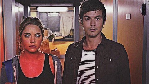 HalebScenes's tweet photo. Caleb and the "don't you dare touch her" face https://t.co/n3jh80j38S