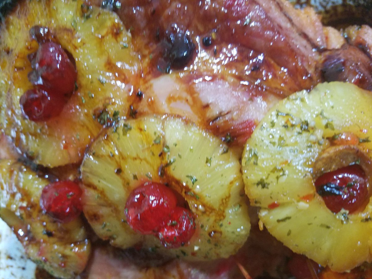 EveLkCuisine's tweet photo. #evelkcuise #signatureham # cherries #pinapples #toppings #moreingredients #deliciousham #specialevent #tastydish #savory #yummy #enjoy! https://t.co/CBw47jpQEk