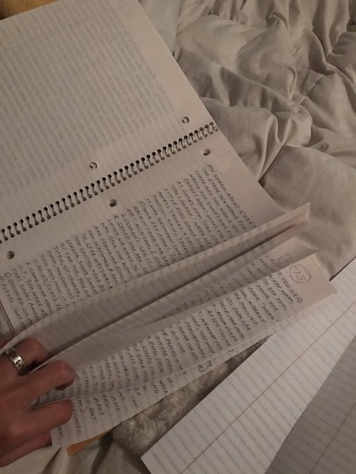 Grandpa Writes Detailed Notes Of Every Visit With Granddaughter And People Can’t Handle The Cuteness C7kRC6bV4AA64DQ