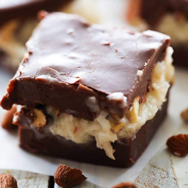 makeandtakes's tweet photo. This almond coconut fudge looks absolutely scrumptious! #fudge #fudgerecipes #almondfudge
https://t.co/tI9s8hIhEp https://t.co/0Ycg6Fjyyl