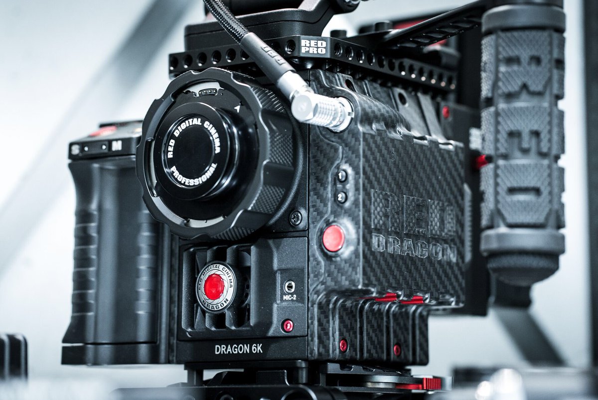 redcamerausers's tweet photo. RED DRAGON 6K carbon fiber. 🔥 https://t.co/T1eGFwsNMn