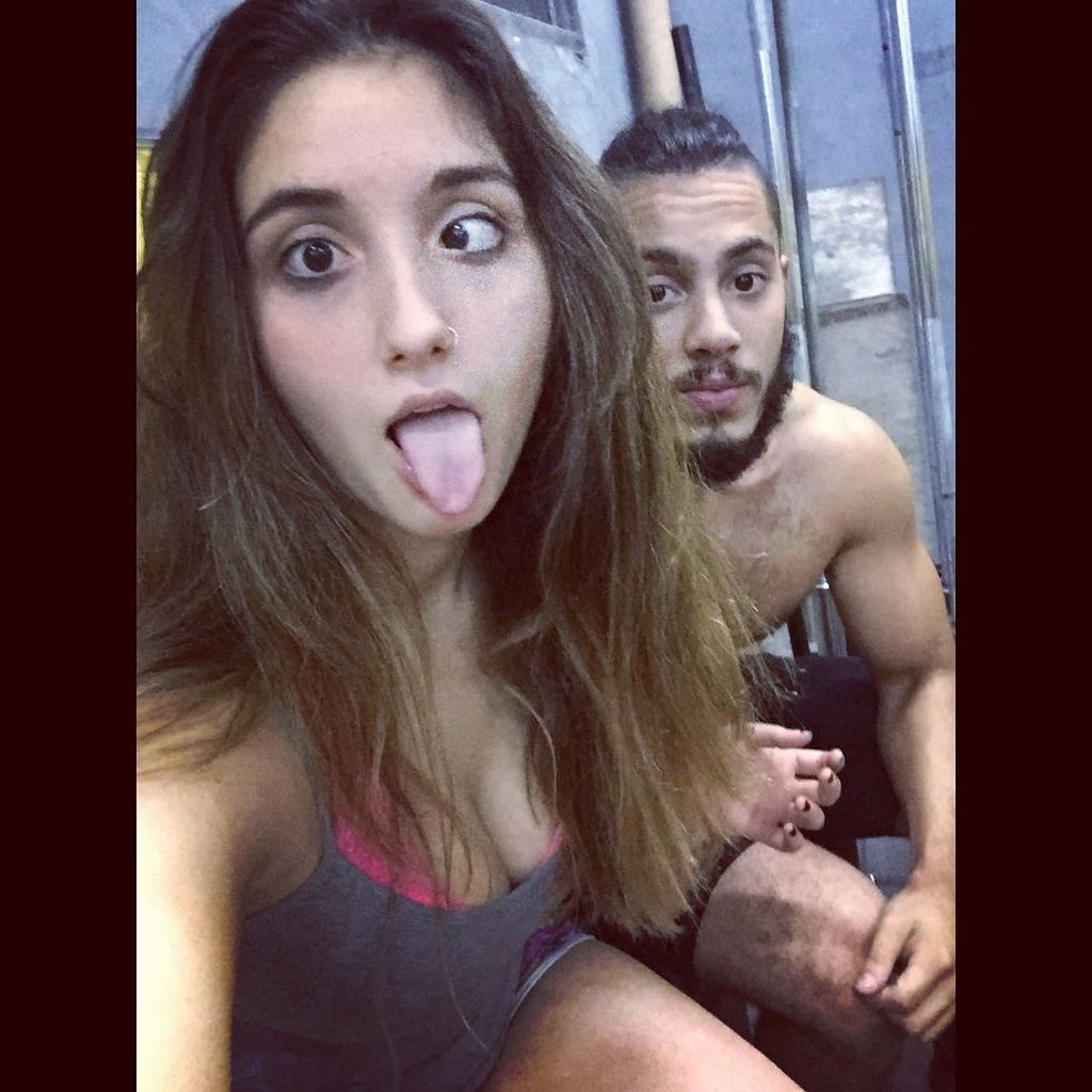 ArielGa333's tweet photo. Feliz cumple Maluna! A pesar de que seas vegana, no me caes tan mal (ah re garca jajajaj) … https://t.co/MBQs9jqu6T https://t.co/zV6LWdxJai