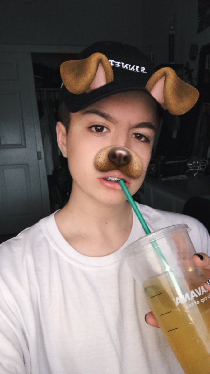 xtylerbrown02's tweet photo. i just luv ur puppy dog eyes 😊💕 https://t.co/blZ51IhfkX