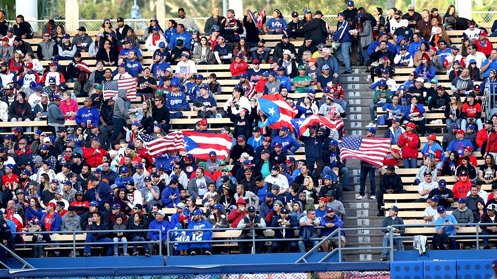 MLB's tweet photo. A world-class atmosphere. A world-class game. https://t.co/0Kwmdl4fSJ #WBC2017 https://t.co/7DESzniQNI