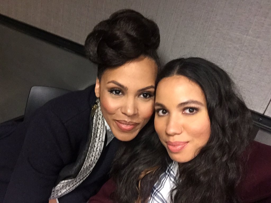 This woman <a href="/jurneesmollett/">Jurnee Smollett</a> is Everything #UndergroundWGN