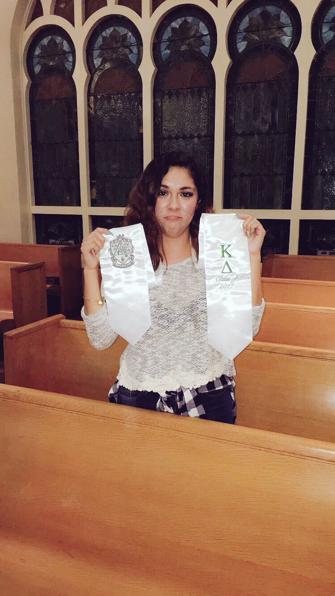 beeeffvee's tweet photo. Guys, I'm not ready 😭💚💚 #KDforLife https://t.co/5ymqC35gPq