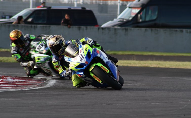 Hora24Noticias's tweet photo. Viene el Racing Bike México a #León
https://t.co/d9Bmd2bnbw
@municipio_leon #Deportes @RacingBikemx @AutodromoLeon #Bike #Moto #Racing https://t.co/7vaJj7OGNO