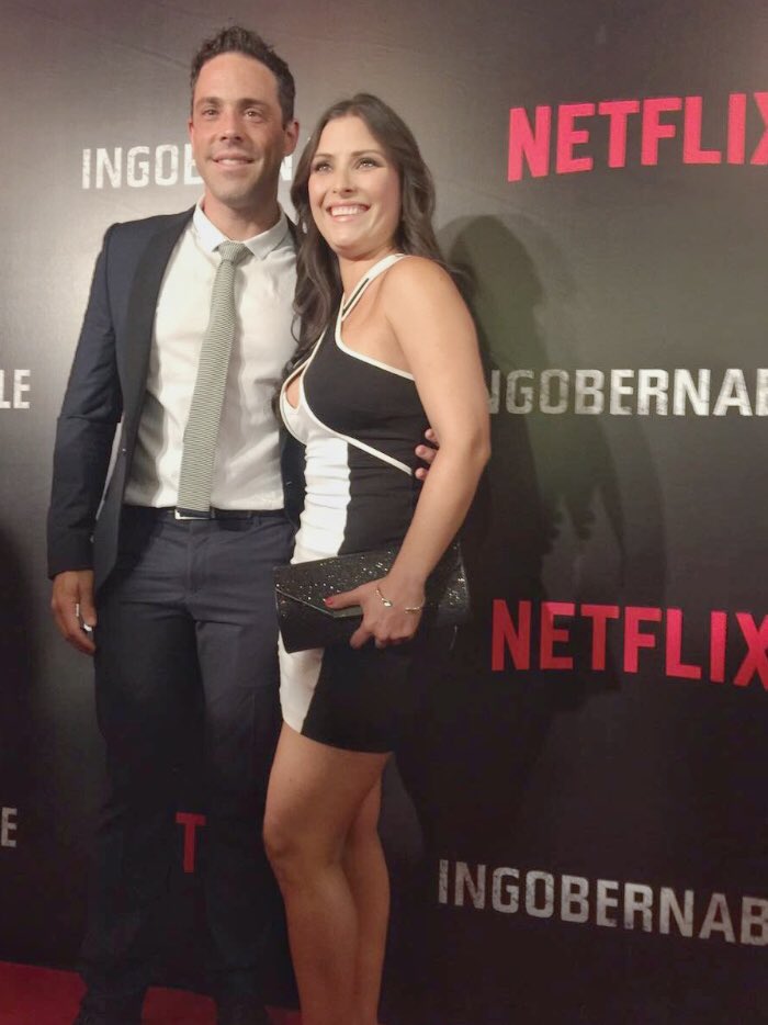albertoagnesi's tweet photo. Listos para ver #Ingobernable de @netflix oye @HDezCarla ❤️ https://t.co/9LjwtD8W6Z