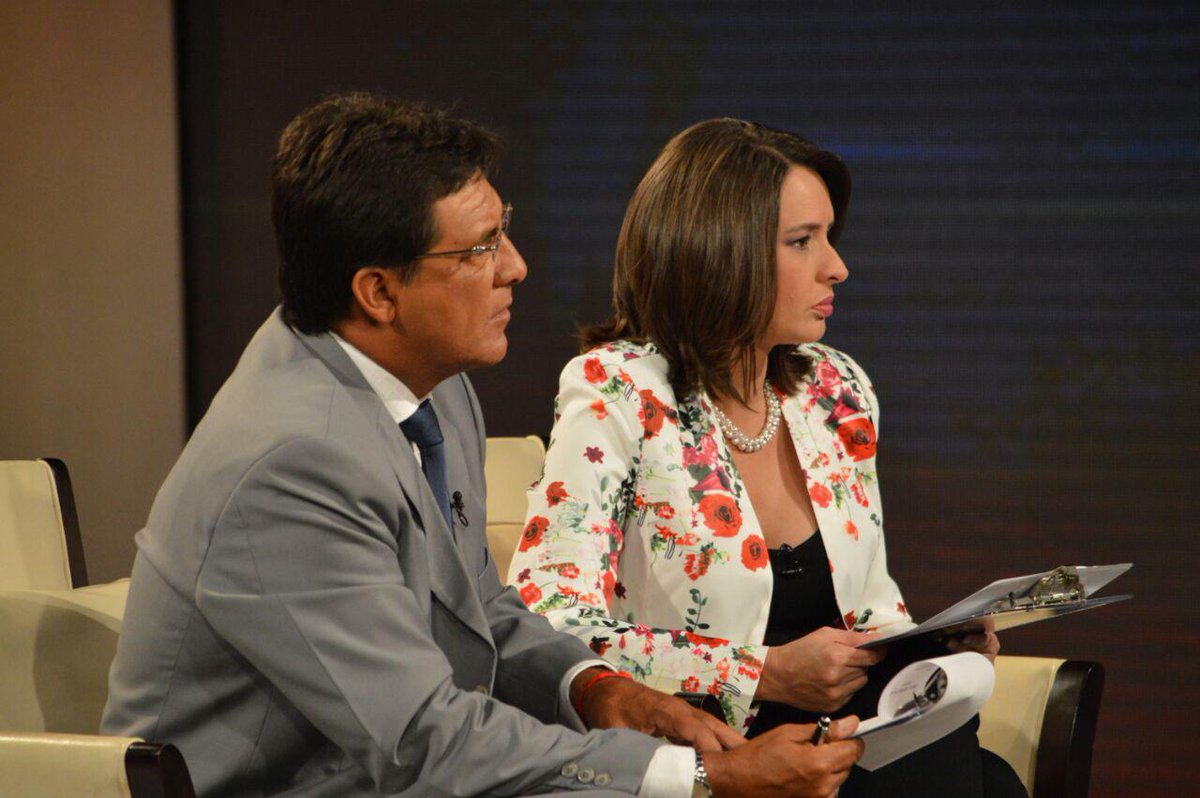 VamosLenin's tweet photo. Finaliza entrevista de @Lenin en #EcuadorElige por @tctelevision ¡Gracias por seguir nuestra cobertura! #DiálogoConLenin https://t.co/Oy7bfctkHp