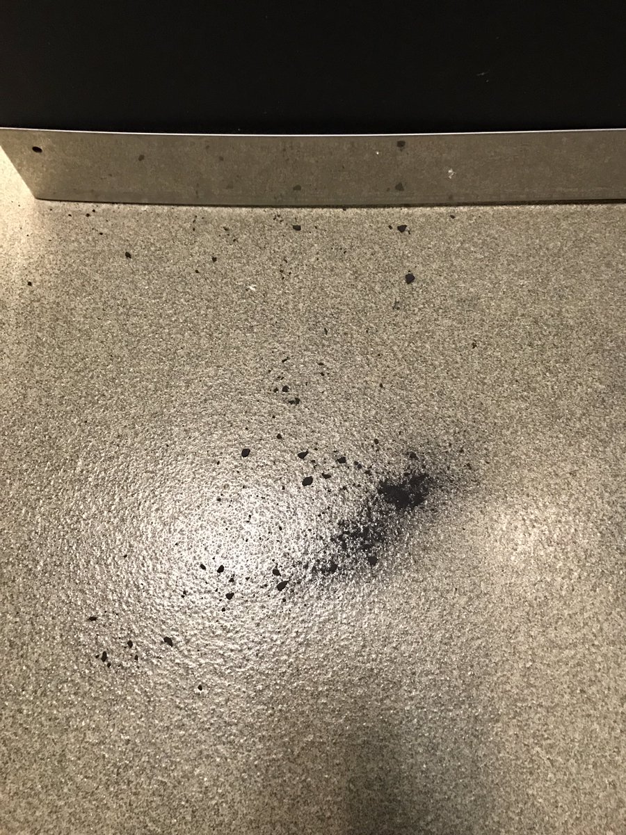 paytongreennn's tweet photo. tip: don't try to put on makeup during passing period. https://t.co/Vx5aQ9RWyr