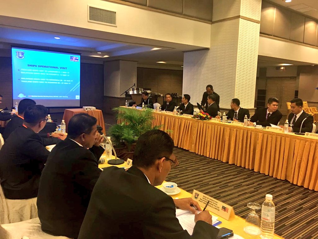Mawilla_1's tweet photo. Maritime Exercise Working Group 1/2017 Meeting #MEWG #DiplomasiPertahanan @tldm_rasmi @mykamarul @MINDEFMalaysia https://t.co/37RgjHm8GC