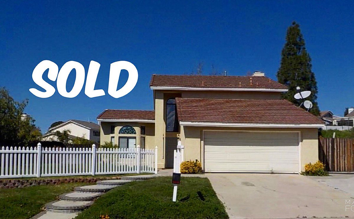 TDiamondRealtor's tweet photo. Sold! #sold #realtor #realestate #realestateagent #realestateinvestor #workhard #playhard #invest #SanDiego #California #HappyClient #Callme https://t.co/aN0P2FnnD6