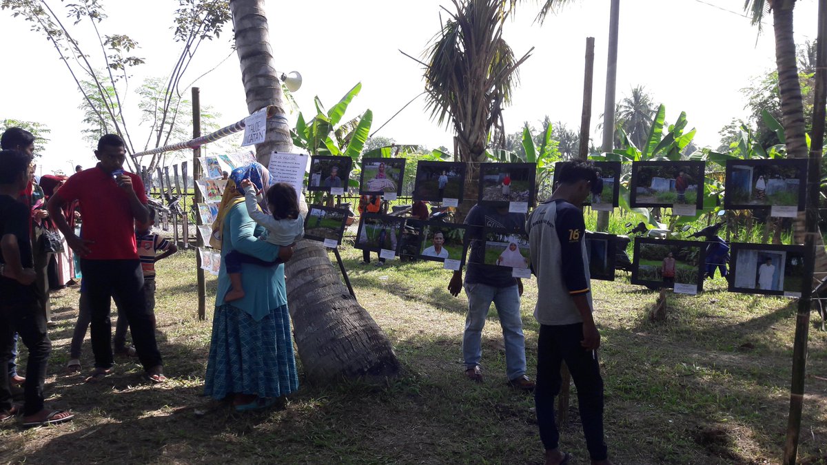 asia_ajar's tweet photo. Mass prayer &amp; local photo exhibition @ Pidie, Aceh. Commemorating Int'l Day of Rights to Truth &amp; Victim's Dignity| @lsmpaska @KontraSupdates https://t.co/VgFhBknuKS