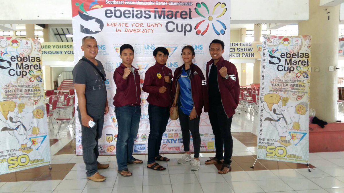 selesai verifikasi data dan penimbangan berat badan di Kampus UNS ini <a href="/KarateUNS/">ORMAWA INKAI UNS</a> <a href="/semarcup/">Sebelas Maret Cup</a> 
Cc: <a href="/suaramahasiswa/">Pers Suara Mahasiswa</a> <a href="/BEM_UNISBA/">BEM UNISBA</a> @humasunisba