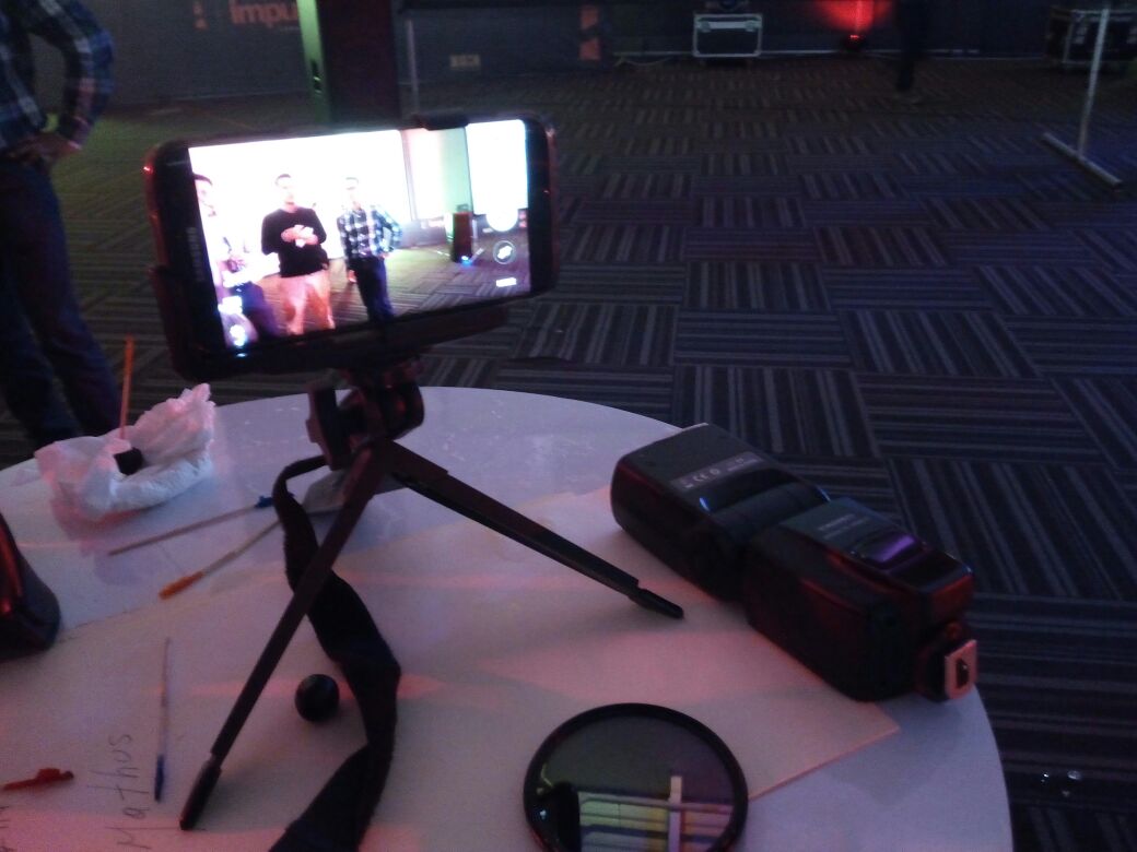 rene_graziano's tweet photo. #ERD2017 #GEIQ 
Engineering recognition day at GEIQ

Long exposure, ligth painting 
Samsung S7Edge, ND filter, mini tripod and flash https://t.co/UqhhNW5fGO