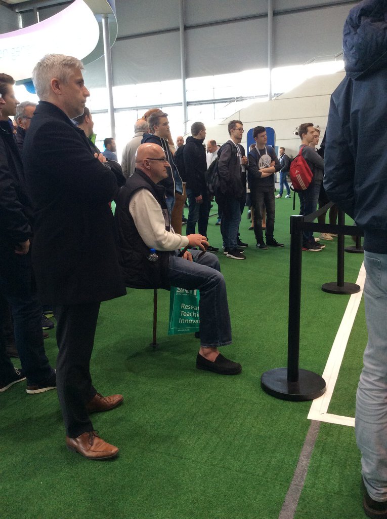 RobokeeperCeBIT's tweet image. Tooooooooor! Und wieder ein Treffer auf der #SalesforceTour! Kommen Sie vorbei in Halle 9!