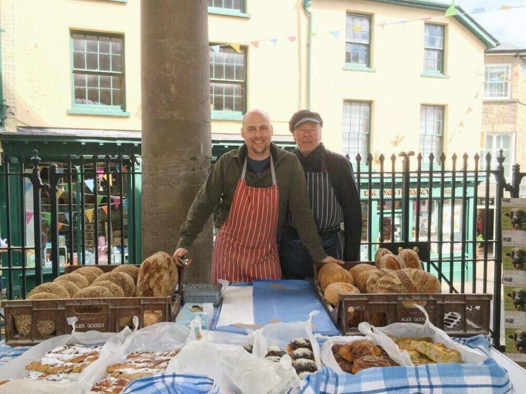 4bruce7's tweet photo. It's Thursday Its Market Day in Hay-on-Wye.@chrisGeorge19 @AlexGoochbaker @chefonrun @pughsatlondis @Eves_HayonWye @thewelshgirlhay https://t.co/M4tqSltO0S