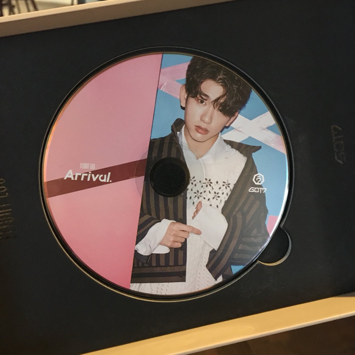 amerithighWANG's tweet photo. WHEN YOU THNK YOURE DONE BUYNG ALL THE PHYSICAL COPIES AND STREAM PASSES BUT JYPE HAS OTHER PLANS. #2NDPRINTING #neverever #got7 #ahgrabroke https://t.co/6PLmbh8mw5