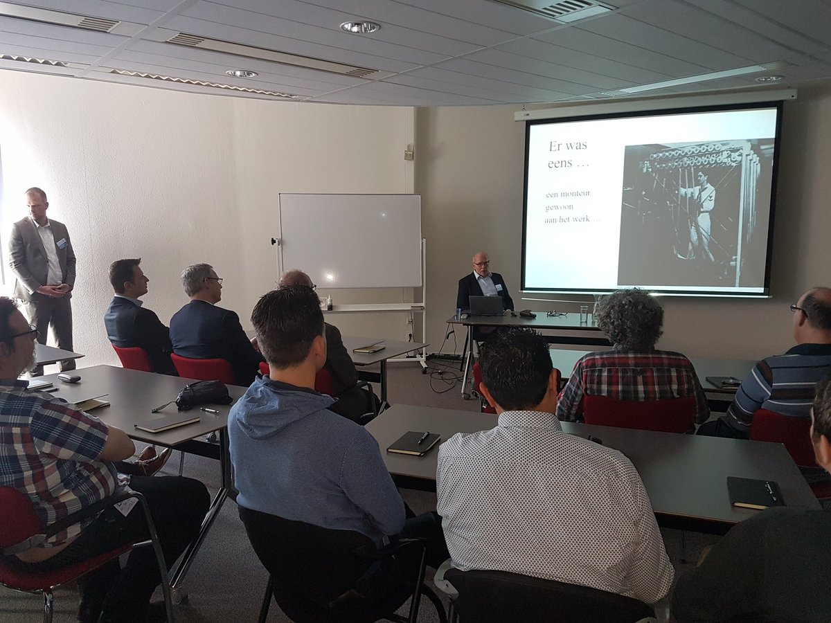 phenskens's tweet photo. #MicroFocus #DevDayNL Wim Ebbinkhuijsen ย รฉรฉn van de 'vaders' van de programmeertaal COBOL.ย geeft een interessante presentatie over Cobol. https://t.co/jr9OZdqhEQ