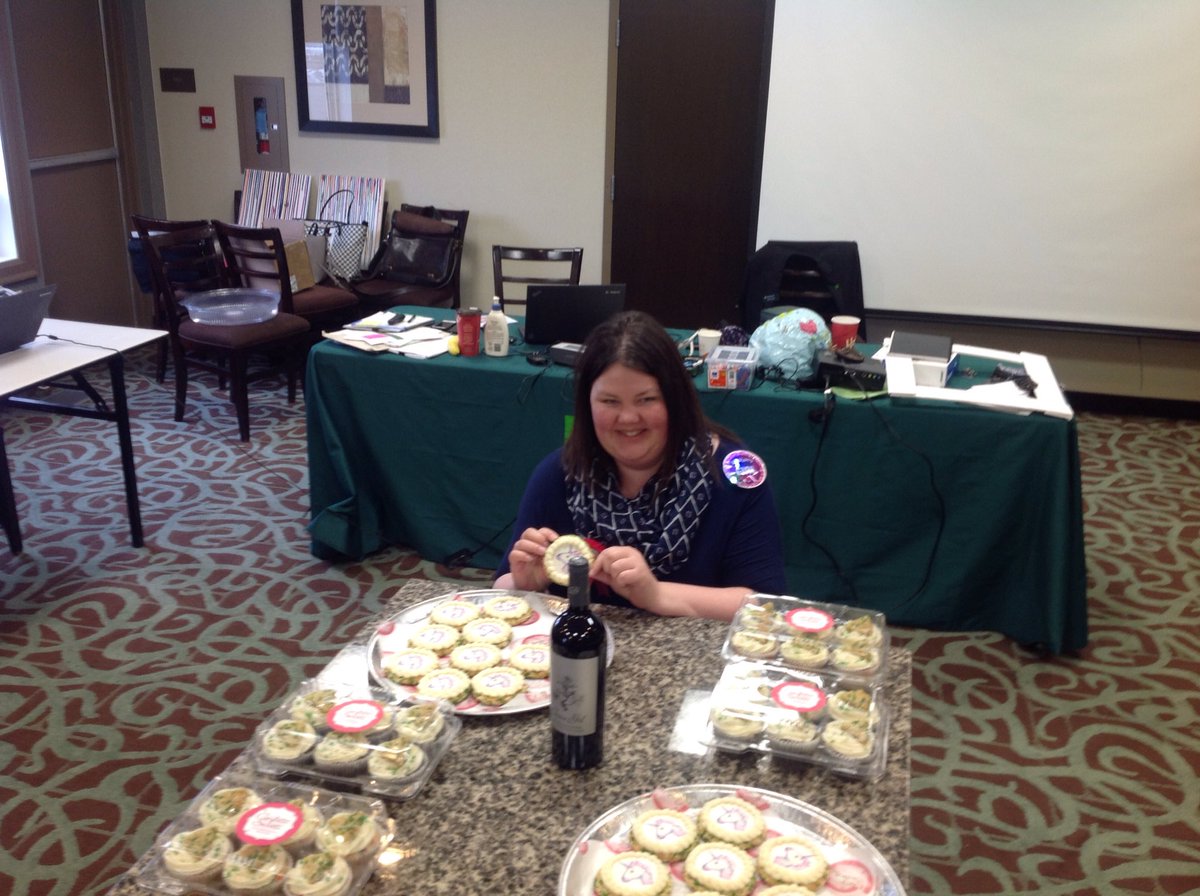 ToddLinnen_TD's tweet photo. Unicorn bday cupcakes, hillbilly world stopping, where does it end? Great finish to mcs meetings in AbN. Thx to BKS partners today too! https://t.co/Cls1dzLSHb