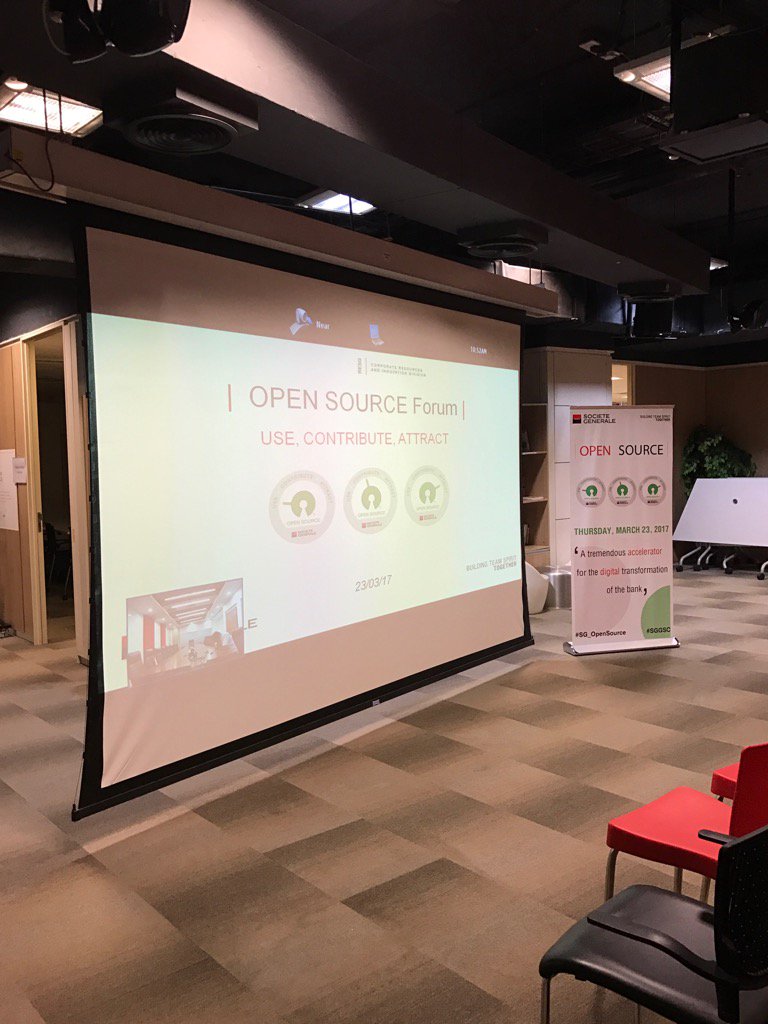 fabien996's tweet photo. #SG_OpenSource, starts in 15 minutes @djam4242 introduction + @AlainHelaili workshop https://t.co/2L24iGYY1a