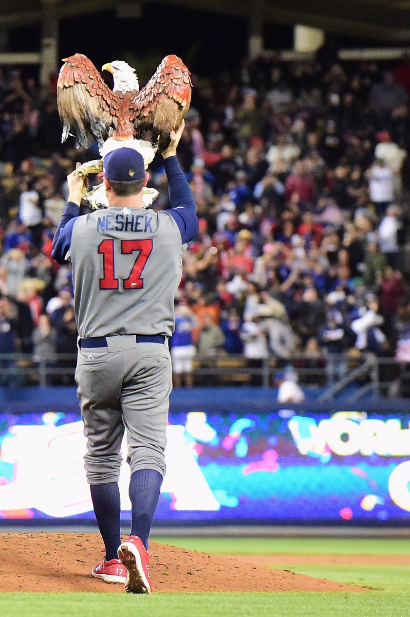 MLBONFOX's tweet photo. The perfect celebration. #WBC2017 #ForGlory 🇺🇸🇺🇸🇺🇸🇺🇸 https://t.co/t3CBJx1Xcd