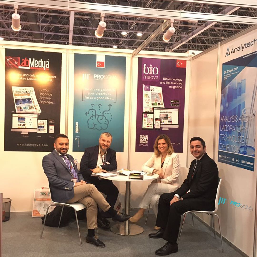 labmedya's tweet photo. Our happy visitors (@Arablab)- Booth no:1015
#LabMedya #ArabLab2017 #ArabLab #Exhibition #Science #Medical #Health #Dubai https://t.co/kmr3gKyHKZ