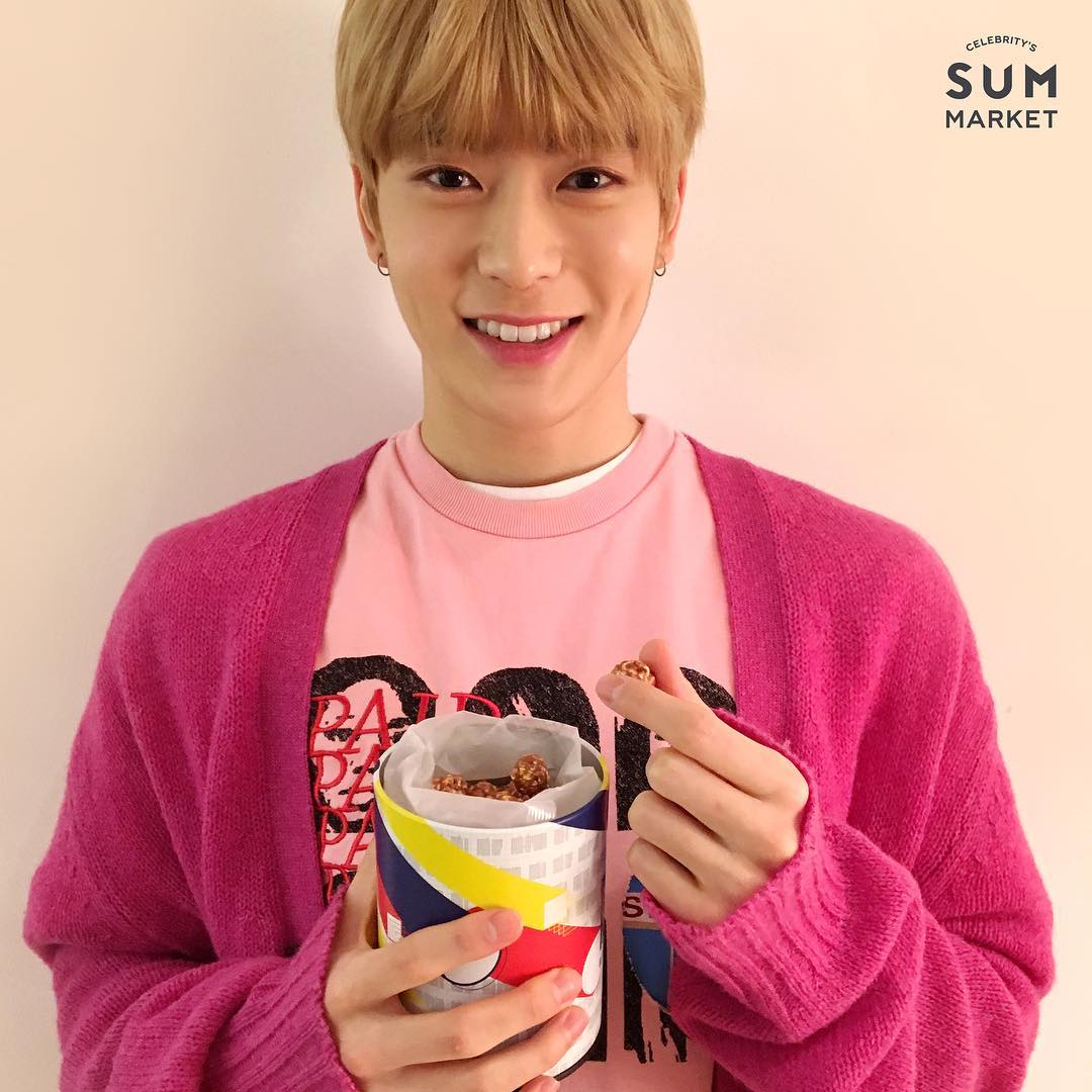 kangsaulgi's tweet photo. 170322 SM Town Sum instagram update with #JAEHYUN 
https://t.co/Xh0u7pZ4KO https://t.co/ly6V6uEdd1