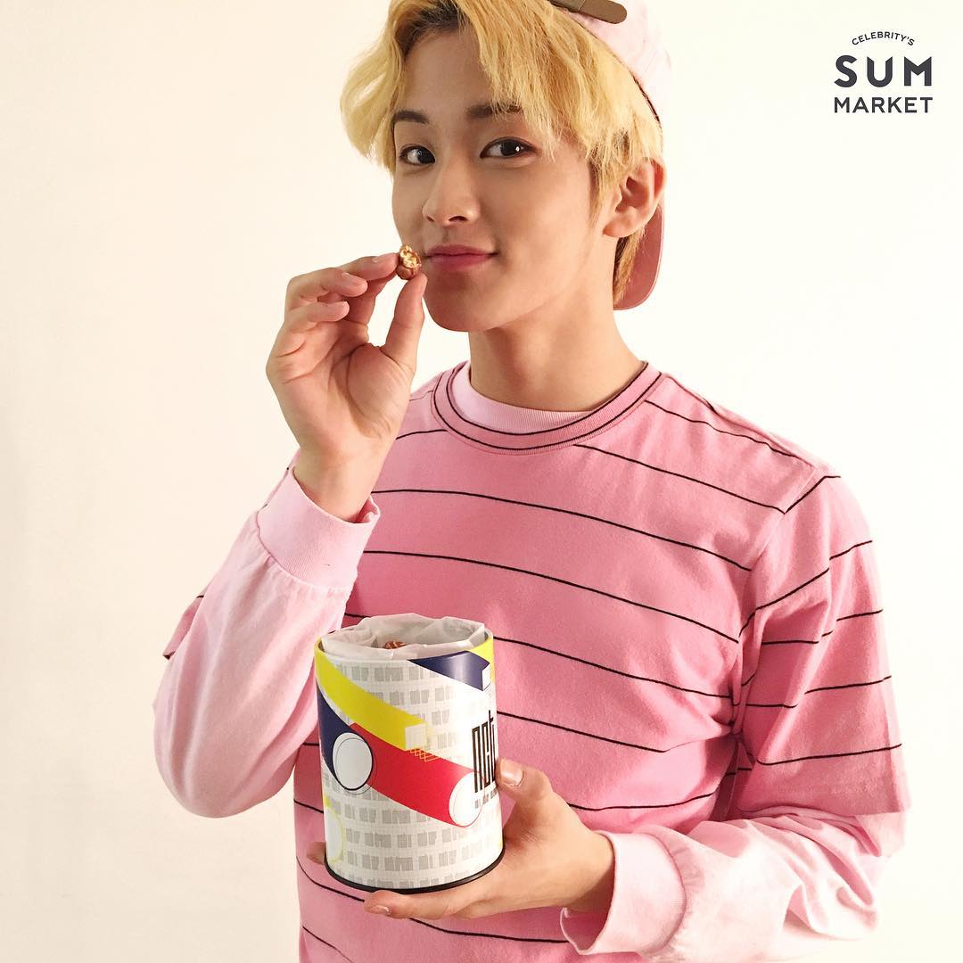 kangsaulgi's tweet photo. 170323 SM Town Sum instagram update with #MARK 
https://t.co/hxT1YNBVKF https://t.co/Ji5dKiOSkg