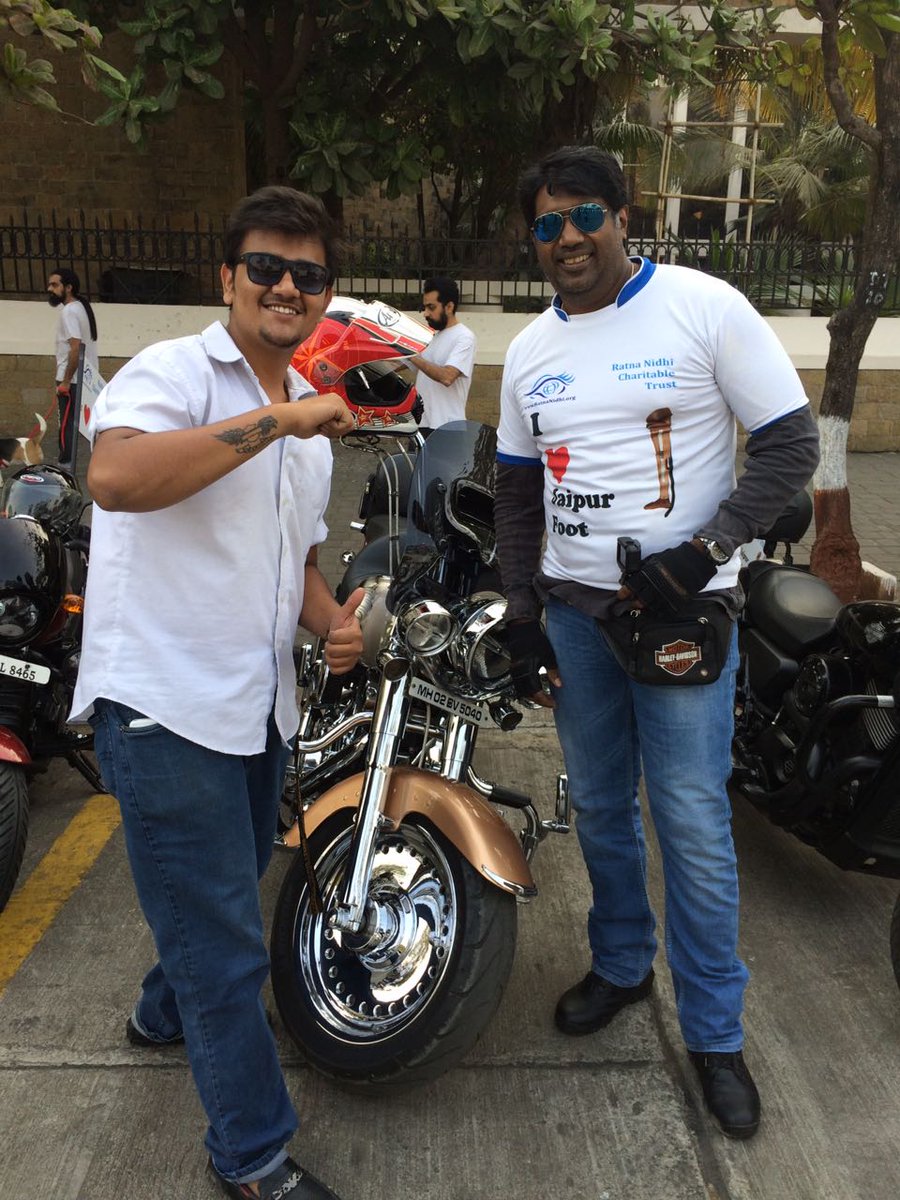 Jaimin_HD's tweet photo. #debu #OWOR2017 @oneworldoneride #ThrowbackThursday #Republicday2017 #HOG #RideForACause #HarleyDavidson #Hdforever https://t.co/thxawnEFXd