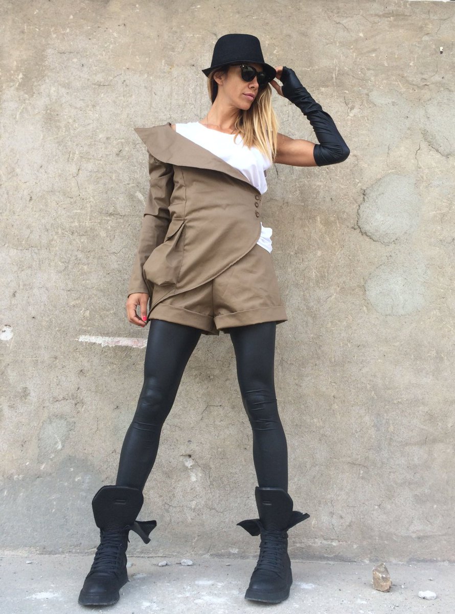 SSDfashion's tweet image. Extravagant Womens Set, Oversize Brown Buttoned Blazer, Drop Crotch … etsy.me/2gJReXH #loose fit #ElegantSet