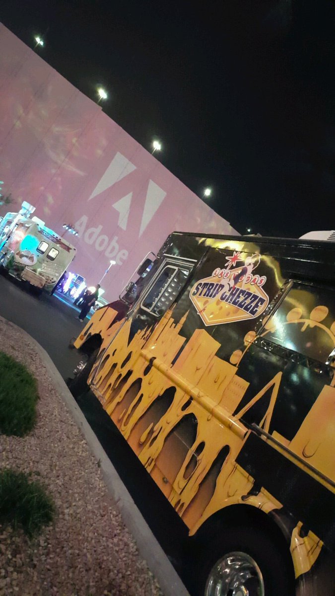 stripchezze's tweet photo. #SummitBash #Adobesummit  amazing party thanks for having us . https://t.co/8BCaEcD6bl