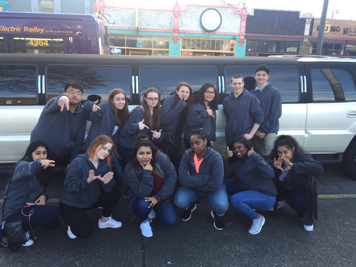 BGCWA_Clubs's tweet photo. DAY 2 is officially a wrap! #WAYOY17 #governorsmansion @Seahawks #spaceneedle tomorrow is the big day! https://t.co/KHCPalEdTs
