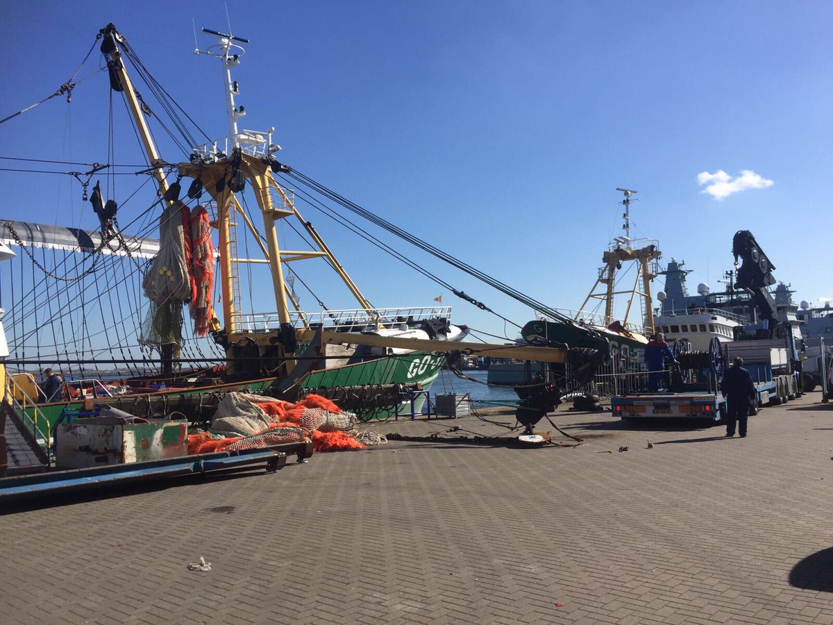 AlbertVCU's tweet image. Alles visklaar maken voor de Scholvisserij #Scholvissen #Quotter @orionfishing