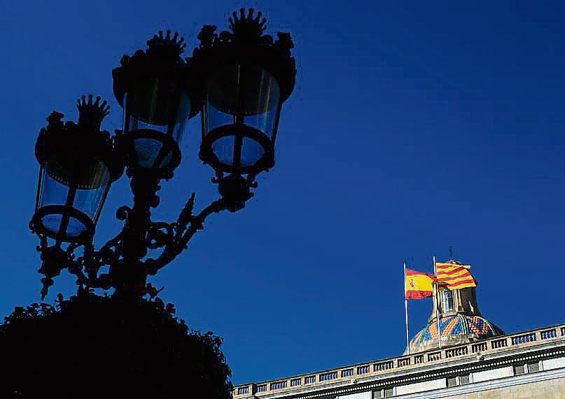 'Independència i diàleg'
bit.ly/2o7UOdX per Antonio Garrigues