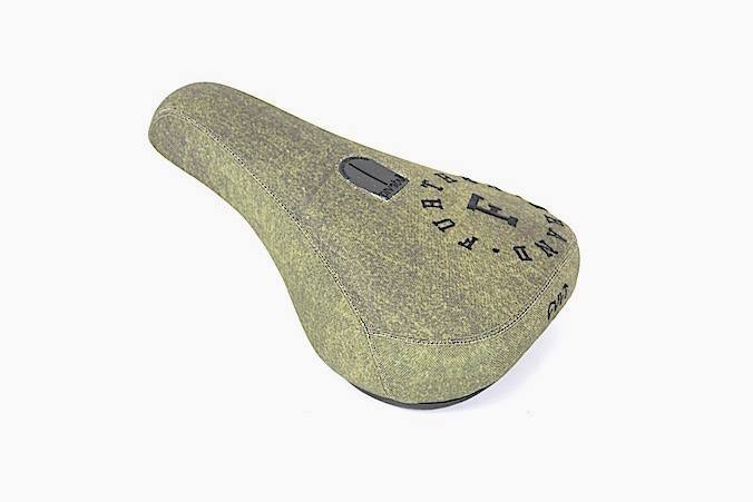 The CULT X FURTHER pivotal seat in green acid wash is now available !