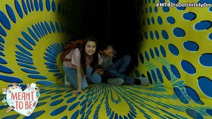 barbiefortez4's tweet photo. Enjoy Na Enjoy Ang Magkapatid! Dahil Ba Yan Sa Kasama Nila Sa Art Museum?

#MTBItsDefinitelyOn https://t.co/JASAUCHvVn