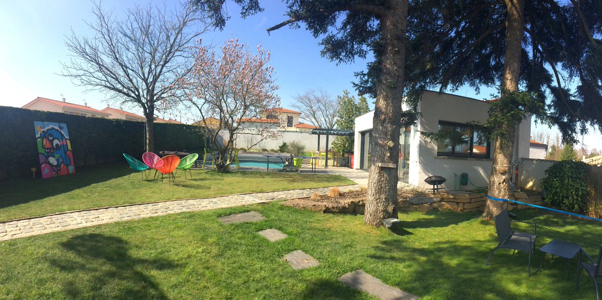 WorkPlay_lyon's tweet photo. Le Printemps ? L'occasion idéale pour organiser ses réunions en extérieur 😀
https://t.co/ovvN7fCDXU https://t.co/TwGwcBDTmD